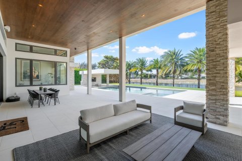 House in Wellington, Florida 6 bedrooms, 752.14 sq.m. № 2189893 - photo 17