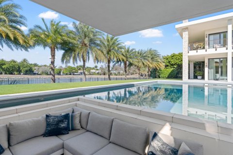 House in Wellington, Florida 6 bedrooms, 752.14 sq.m. № 2189893 - photo 21