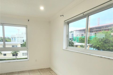 Condo in Bay Harbor Islands, Florida, 2 bedrooms  № 1998051 - photo 7