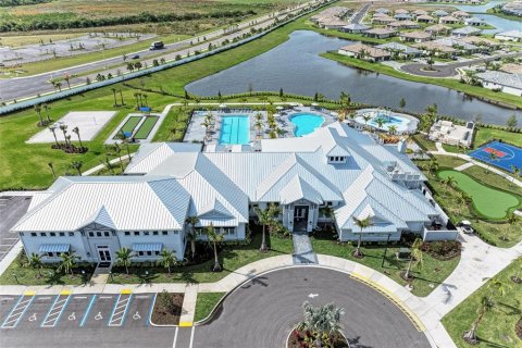 Townhouse in Lakewood Ranch, Florida 3 bedrooms, 178.84 sq.m. № 1904102 - photo 27