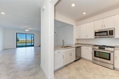 Townhouse in Lakewood Ranch, Florida 3 bedrooms, 178.84 sq.m. № 1904102 - photo 3