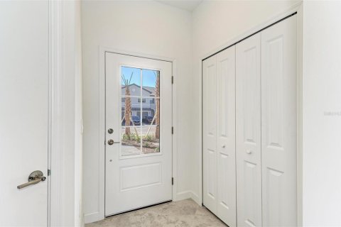 Townhouse in Lakewood Ranch, Florida 3 bedrooms, 178.84 sq.m. № 1904102 - photo 2