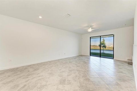 Townhouse in Lakewood Ranch, Florida 3 bedrooms, 178.84 sq.m. № 1904102 - photo 12