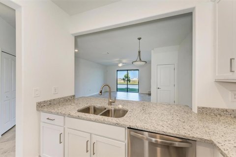 Townhouse in Lakewood Ranch, Florida 3 bedrooms, 178.84 sq.m. № 1904102 - photo 6