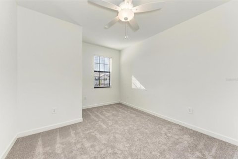 Townhouse in Lakewood Ranch, Florida 3 bedrooms, 178.84 sq.m. № 1904102 - photo 19