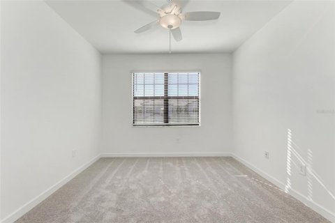 Townhouse in Lakewood Ranch, Florida 3 bedrooms, 178.84 sq.m. № 1904102 - photo 21