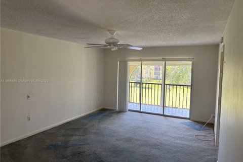 Condominio en venta en Naples, Florida, 2 dormitorios, 87.33 m2 № 1951861 - foto 3