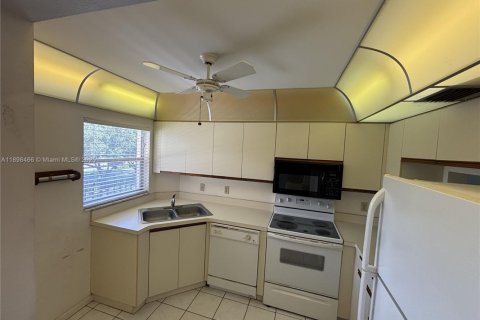 Condominio en venta en Naples, Florida, 2 dormitorios, 87.33 m2 № 1951861 - foto 2