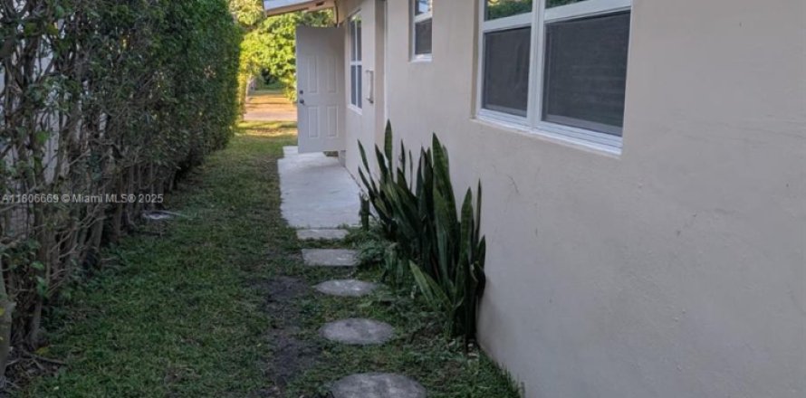 Villa ou maison à Fort Lauderdale, Floride 1 chambre, 127.09 m2 № 1759065