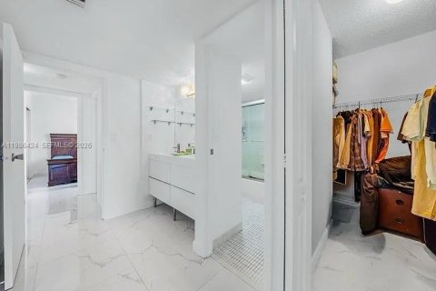 Купить кондоминиум в Авентура, Флорида 2 спальни, 121.98м2, № 2048361 - фото 9