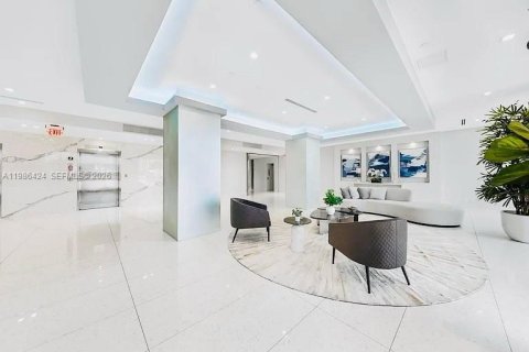 Купить кондоминиум в Авентура, Флорида 2 спальни, 121.98м2, № 2048361 - фото 24