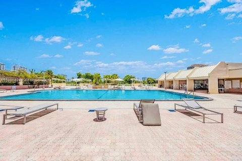Купить кондоминиум в Авентура, Флорида 2 спальни, 121.98м2, № 2048361 - фото 19