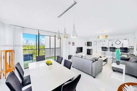 Купить кондоминиум в Авентура, Флорида 2 спальни, 121.98м2, № 2048361 - фото 4