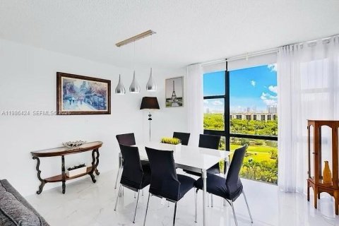 Купить кондоминиум в Авентура, Флорида 2 спальни, 121.98м2, № 2048361 - фото 3