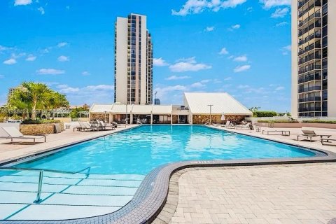 Купить кондоминиум в Авентура, Флорида 2 спальни, 121.98м2, № 2048361 - фото 18