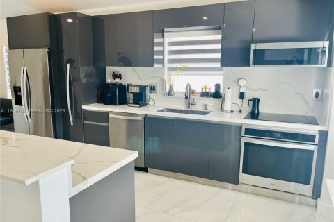 Снять в аренду виллу или дом в Майами, Флорида 4 спальни, 154.5м2, № 2004604 - фото 7