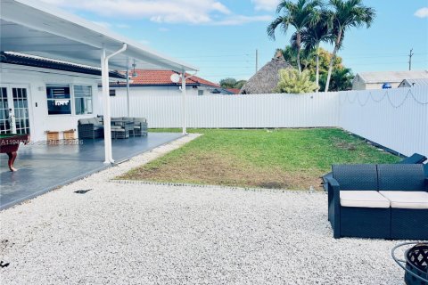 Снять в аренду виллу или дом в Майами, Флорида 4 спальни, 154.5м2, № 2004604 - фото 23