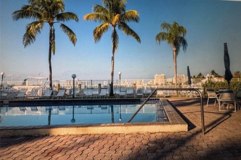 Condominio en venta en North Miami Beach, Florida, 1 dormitorio, 83.05 m2 № 2020812 - foto 3