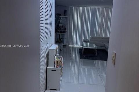 Condominio en venta en North Miami Beach, Florida, 1 dormitorio, 83.05 m2 № 2020812 - foto 8