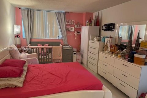 Condominio en venta en North Miami Beach, Florida, 1 dormitorio, 83.05 m2 № 2020812 - foto 16