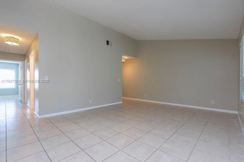 Condominio en alquiler en Boynton Beach, Florida, 2 dormitorios, 82.13 m2 № 2057650 - foto 12