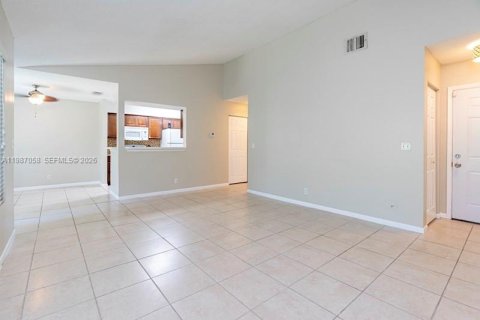 Condominio en alquiler en Boynton Beach, Florida, 2 dormitorios, 82.13 m2 № 2057650 - foto 9