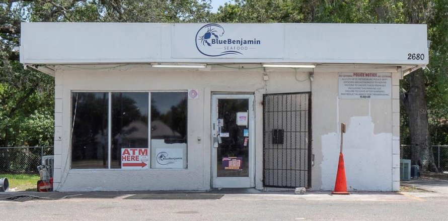 Propiedad comercial en Saint Petersburg, Florida 97.55 m2 № 1125534