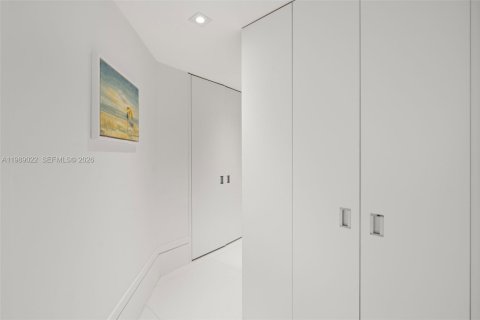 Copropriété à vendre à Bal Harbour, Floride: 3 chambres, 340.95 m2 № 2067285 - photo 13