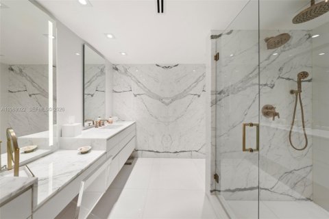 Copropriété à vendre à Bal Harbour, Floride: 3 chambres, 340.95 m2 № 2067285 - photo 9