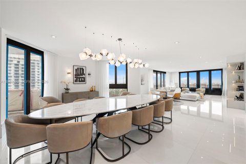 Copropriété à vendre à Bal Harbour, Floride: 3 chambres, 340.95 m2 № 2067285 - photo 3
