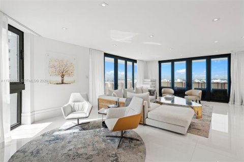 Copropriété à vendre à Bal Harbour, Floride: 3 chambres, 340.95 m2 № 2067285 - photo 17
