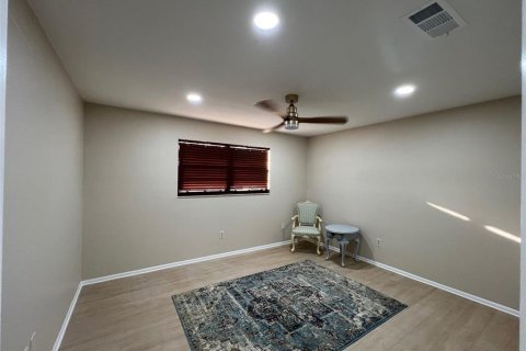 Condo in Saint Petersburg, Florida, 2 bedrooms № 2112875 - photo 28