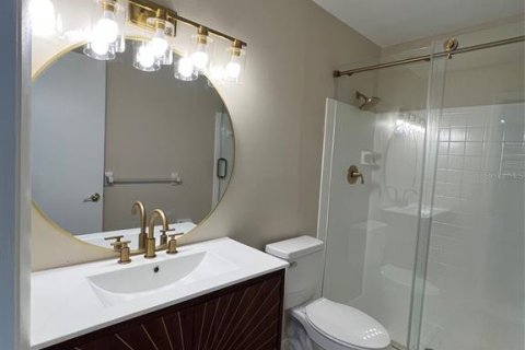 Condo in Saint Petersburg, Florida, 2 bedrooms № 2112875 - photo 23