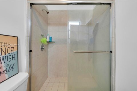 Townhouse in Homestead, Florida 3 bedrooms, 137.77 sq.m. № 2028003 - photo 29