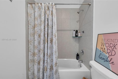 Townhouse in Homestead, Florida 3 bedrooms, 137.77 sq.m. № 2028003 - photo 22