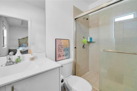 Townhouse in Homestead, Florida 3 bedrooms, 137.77 sq.m. № 2028003 - photo 28