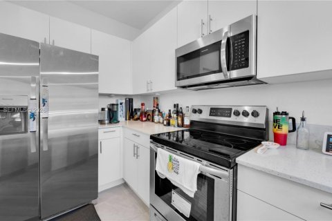 Townhouse in Homestead, Florida 3 bedrooms, 137.77 sq.m. № 2028003 - photo 8