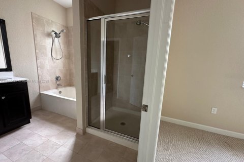 Touwnhouse à louer à Miami, Floride: 3 chambres, 161.93 m2 № 1931680 - photo 12