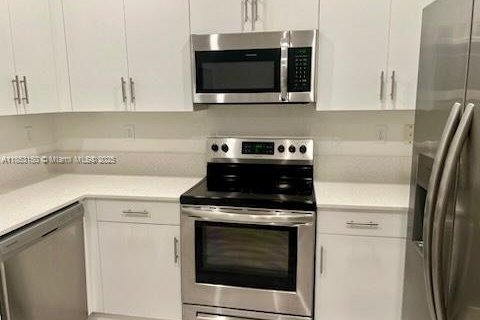 Townhouse in Homestead, Florida 3 bedrooms, 133.97 sq.m. № 1872235 - photo 14