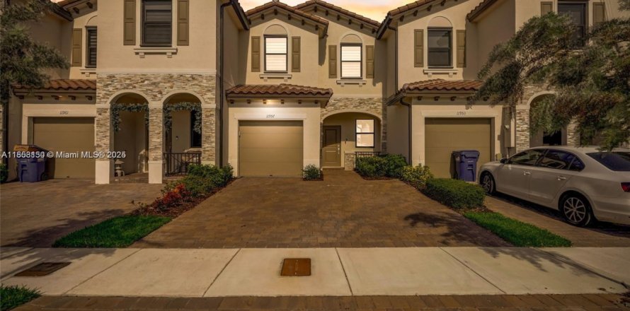 Townhouse in Homestead, Florida 3 bedrooms, 133.97 sq.m. № 1872235