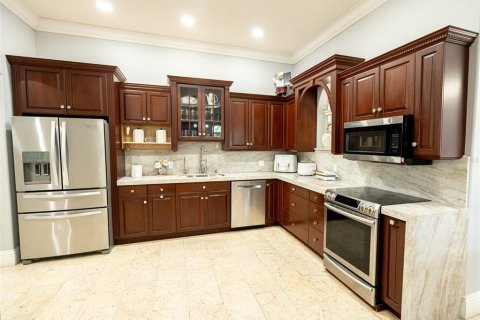 House in Miami, Florida 5 bedrooms, 312.8 sq.m. № 2285095 - photo 17