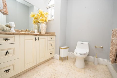 House in Miami, Florida 5 bedrooms, 312.8 sq.m. № 2285095 - photo 20