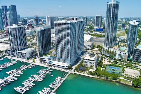 Condo in Miami, Florida, 1 bedroom  № 2088109 - photo 30