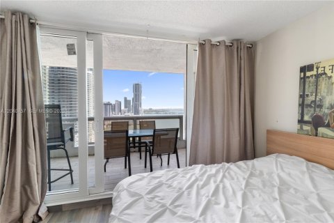 Condo in Miami, Florida, 1 bedroom  № 2088109 - photo 4