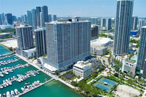 Condo in Miami, Florida, 1 bedroom  № 2088109 - photo 29