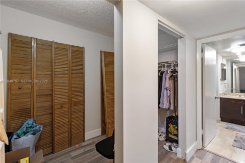 Condo in Miami, Florida, 1 bedroom  № 2088109 - photo 19