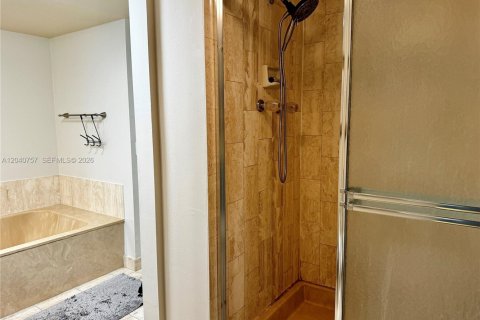 Condo in Miami, Florida, 1 bedroom  № 2088109 - photo 20