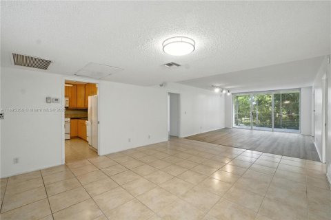 Condominio en alquiler en Pompano Beach, Florida, 3 dormitorios, 139.35 m2 № 1949986 - foto 2