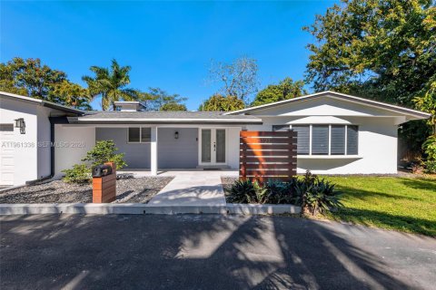 Купить виллу или дом в Плантация, Флорида 4 спальни, 274.99м2, № 2026511 - фото 2