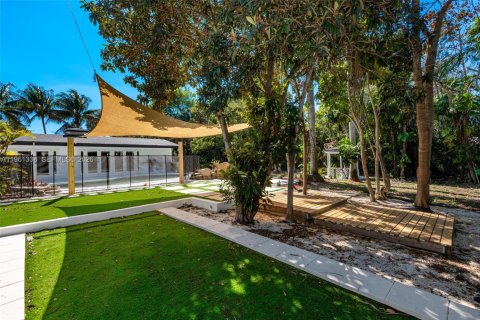 Купить виллу или дом в Плантация, Флорида 4 спальни, 274.99м2, № 2026511 - фото 10